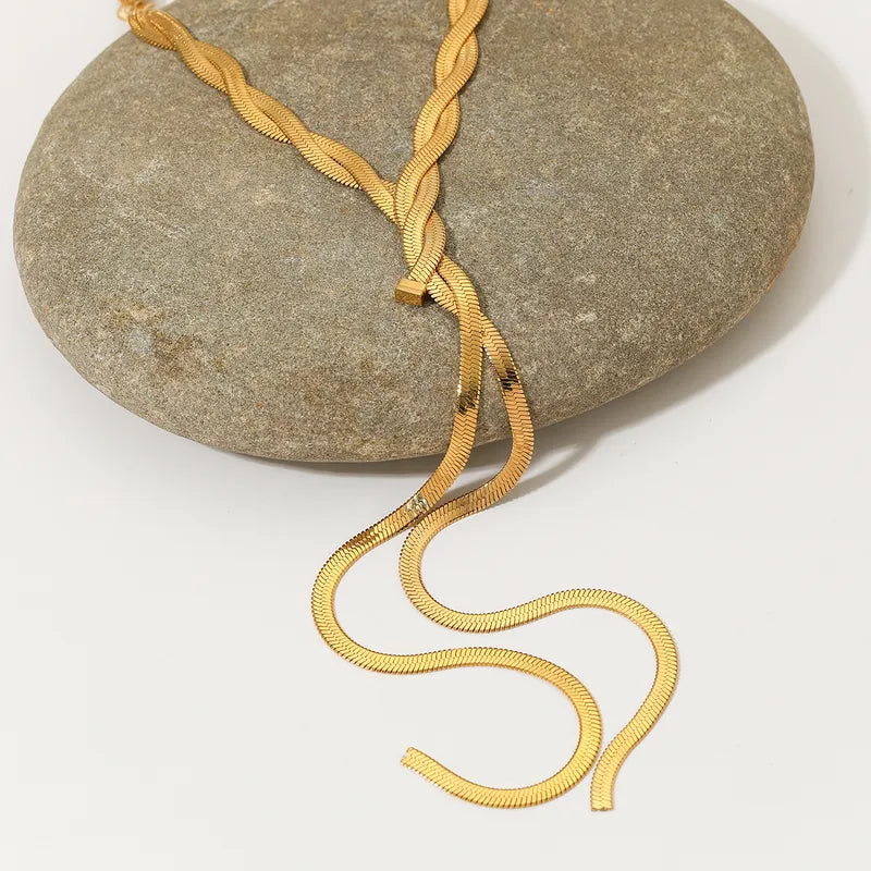 Bold and modern double-layered herringbone necklace