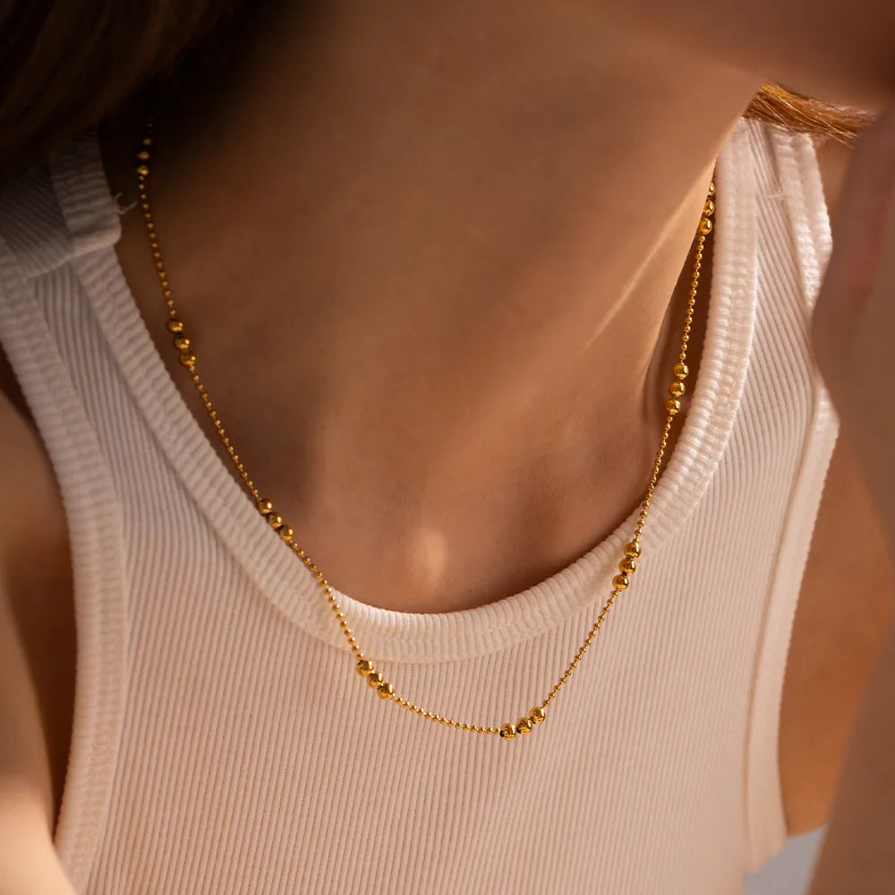 Cordelia 18K vergoldete Damen Halskette mit Kugeldesign
