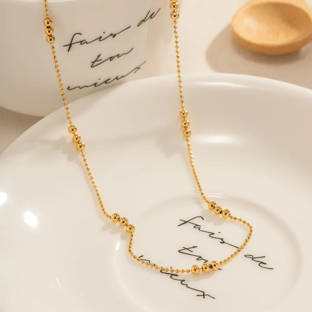 Goldene Statement Halskette Damen – minimalistischer Look