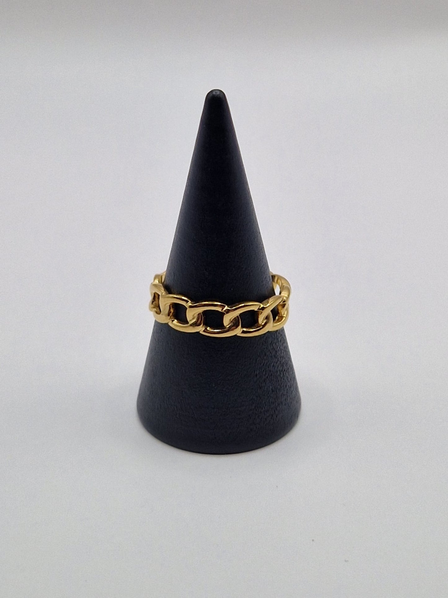 Vergoldeter Statement-Ring mit Kettenglied – CELOSIA