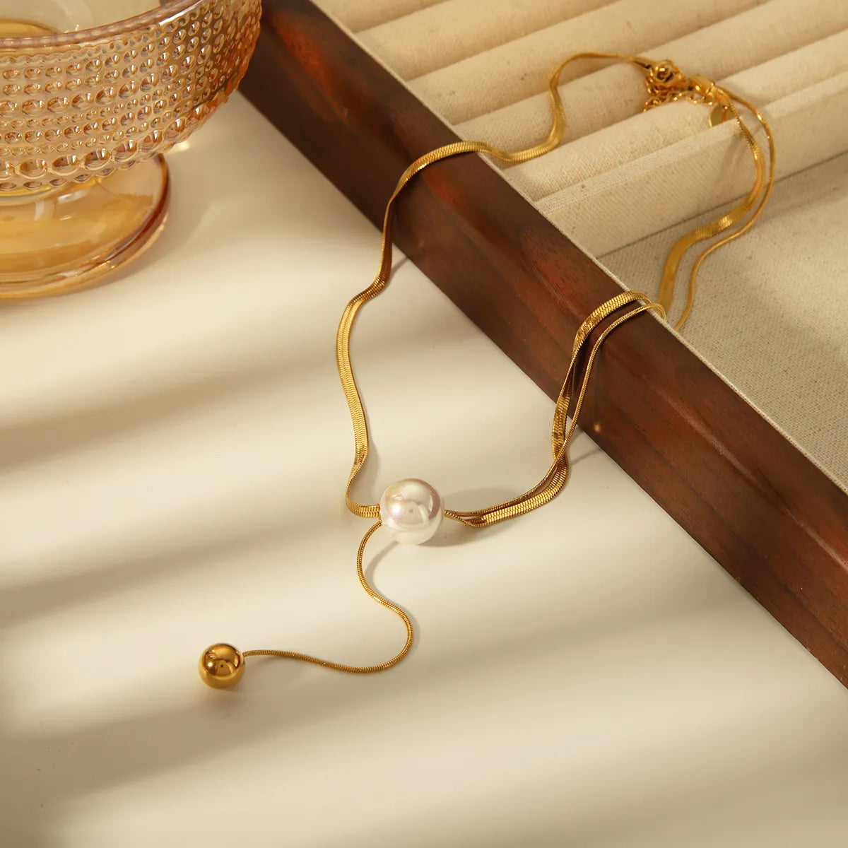 18k gold layered necklace with pearl and bead pendant – Invidia