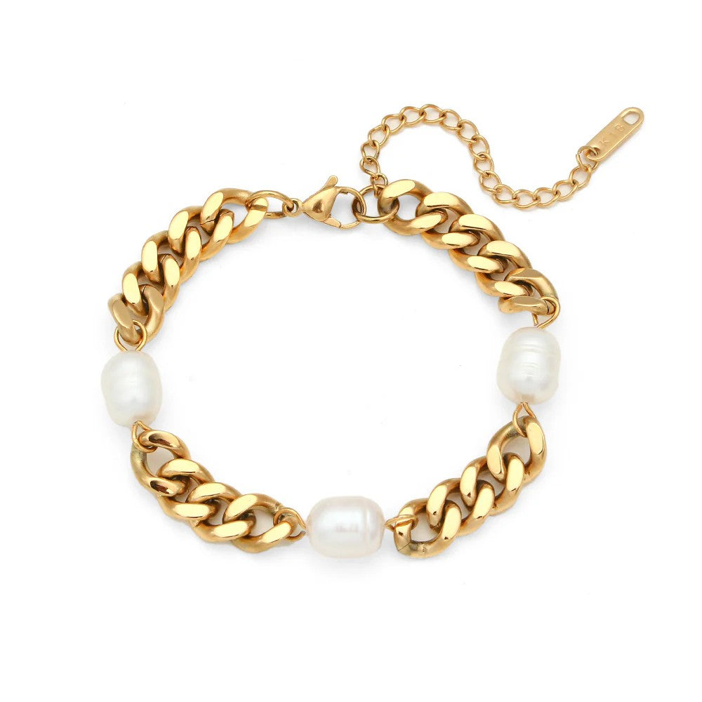 Meghan gold Cuban chain bracelet with freshwater pearls – statement jewelry
