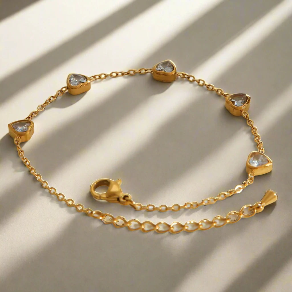 Romantic women’s bracelet gift with 3D heart design