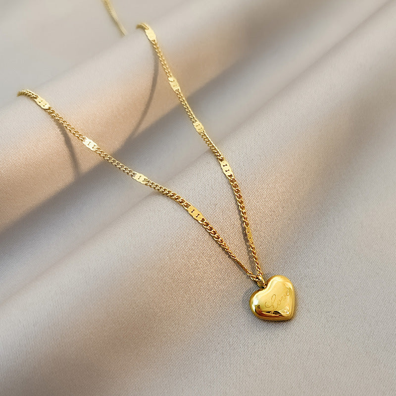 Solid heart pendant necklace in gold – elegant gift jewelry