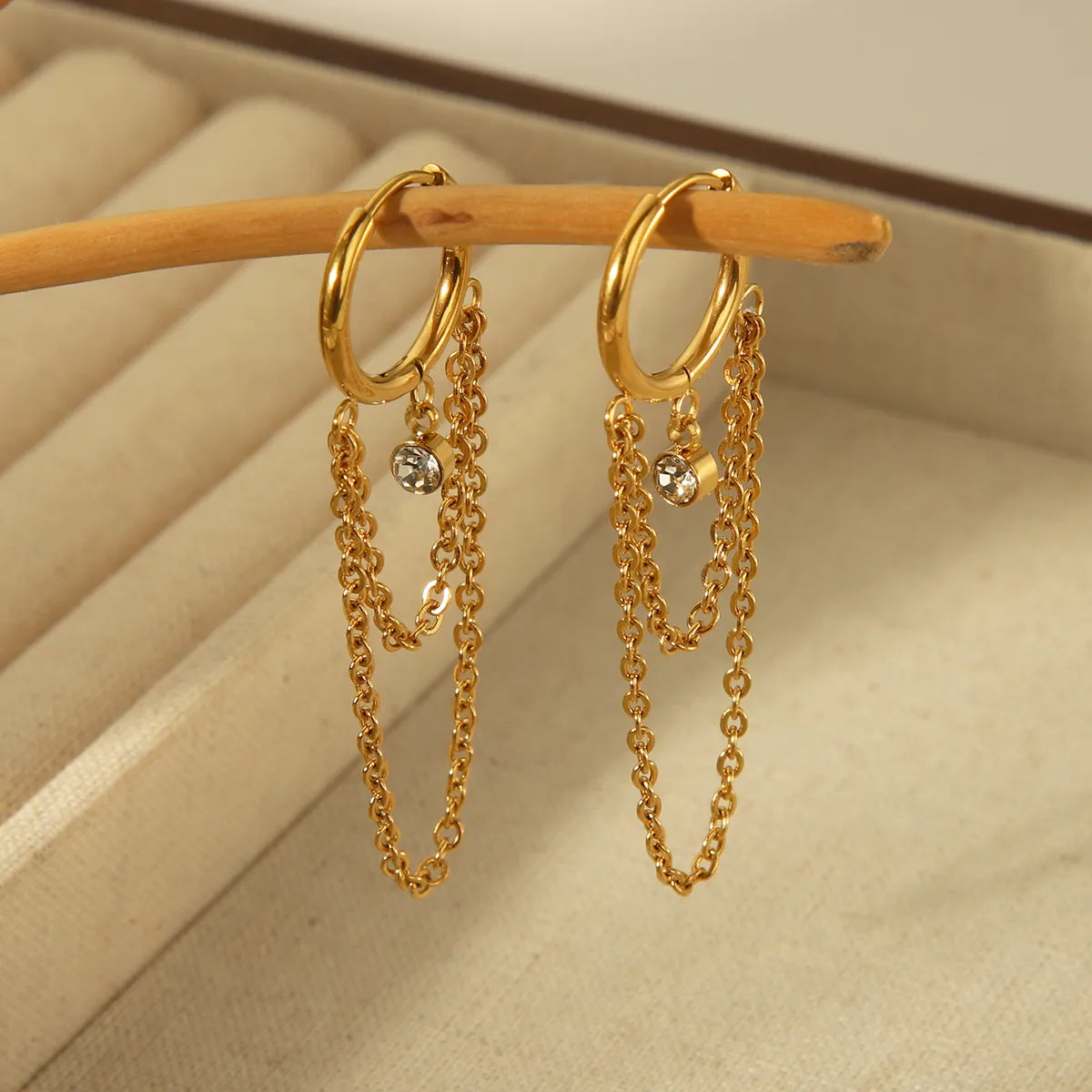 Querida 18K vergoldete Ohrringe mit Zirkonia & Tassel-Kette