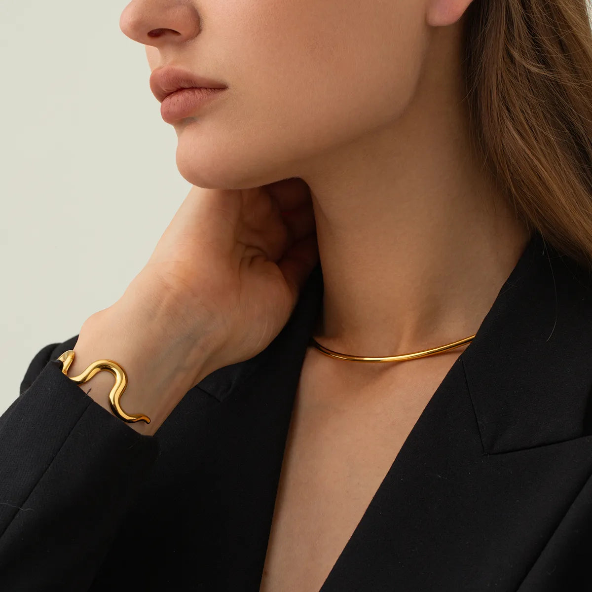 Geometrischer goldener Armreif aus Edelstahl für Damen– CELOSIA Schmuck