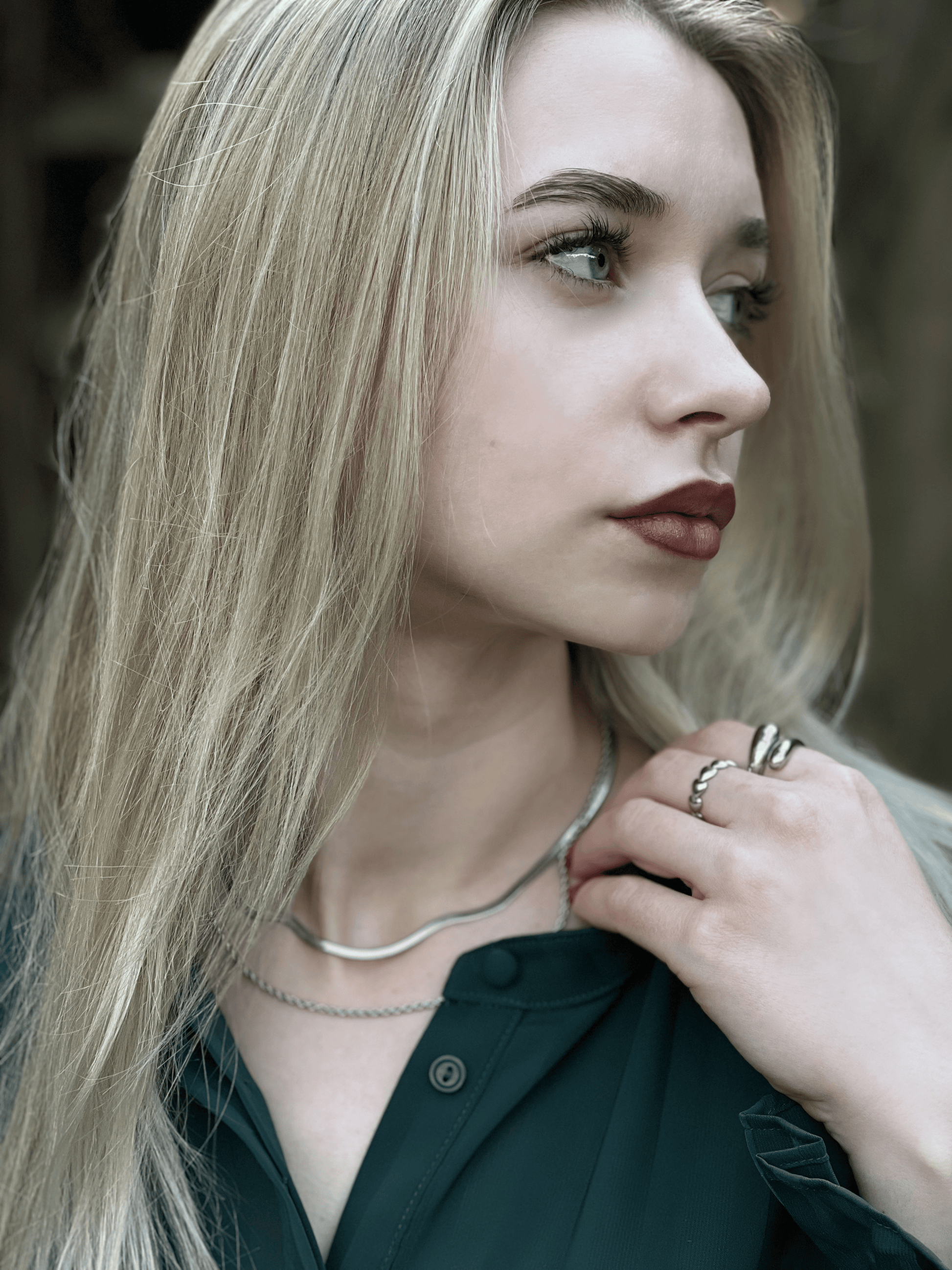 Minerva Edelstahl Halskette mit Hanfblumen-Motiv & Herringbone-Kette